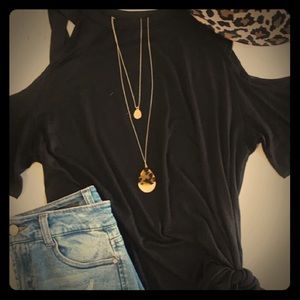 Solid criss cross top